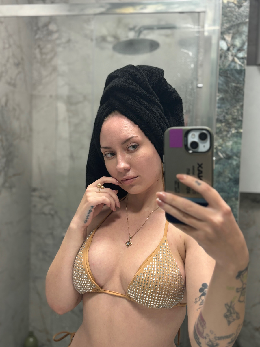 Nude girl KateV in Himeji