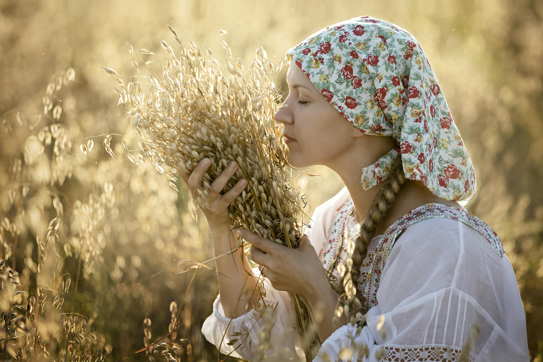 Photo Women in Slavic costumes in Himeji