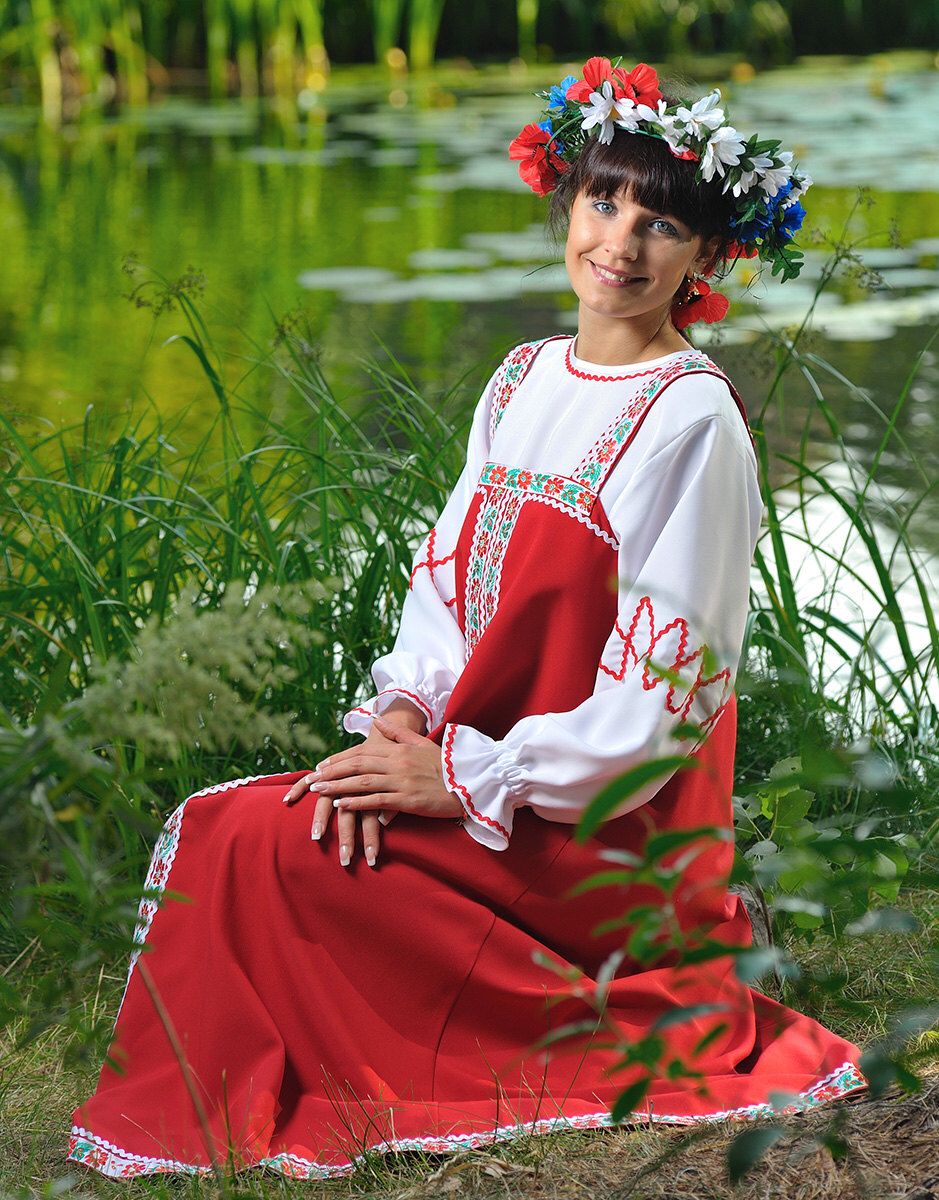 Beautiful girl Girls in Slavic costumes in Himeji